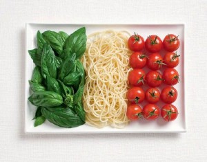 italy-flag-made-from-food-600x468